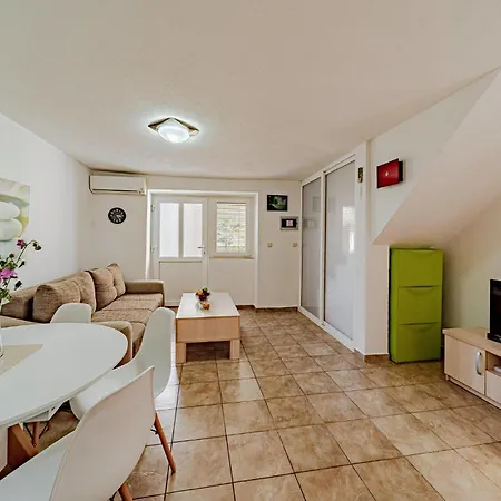 2 Bedroom Gorgeous In * Hodilje