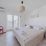 Σπίτι διακοπών 2 Bedroom Stunning Home In Hodilje *