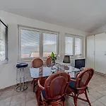 Сasa de vacaciones 2 Bedroom Stunning In Hodilje