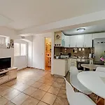 Σπίτι διακοπών 2 Bedroom Stunning Home In Hodilje
