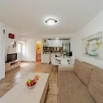 2 Bedroom Stunning Home In Hodilje Σπίτι διακοπών Hodilje