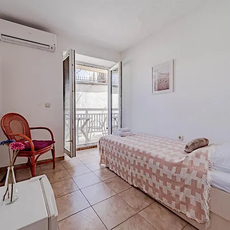 Hébergement de vacances 2 Bedroom Gorgeous In Hodilje