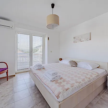 Hébergement de vacances 2 Bedroom Gorgeous In *