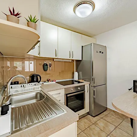 2 Bedroom Gorgeous In Hébergement de vacances *