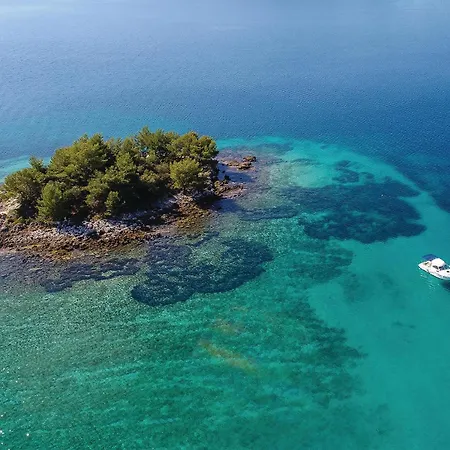 2 Bedroom Gorgeous In *