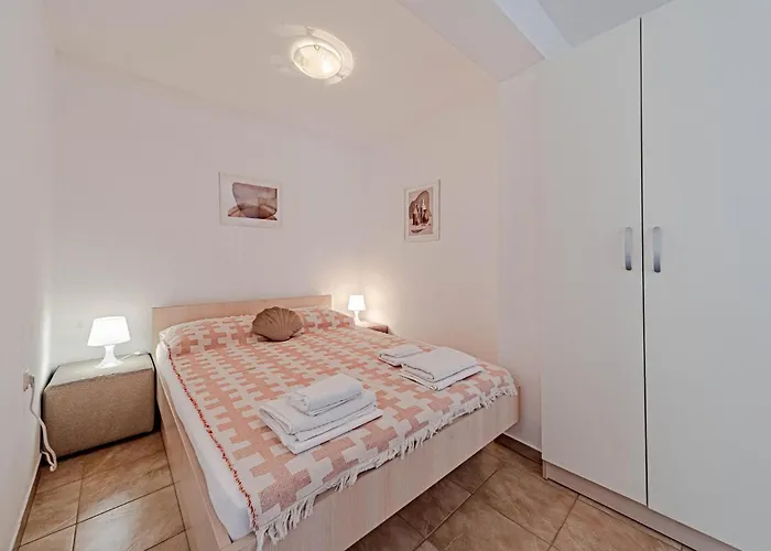 2 Bedroom Gorgeous In Hodilje