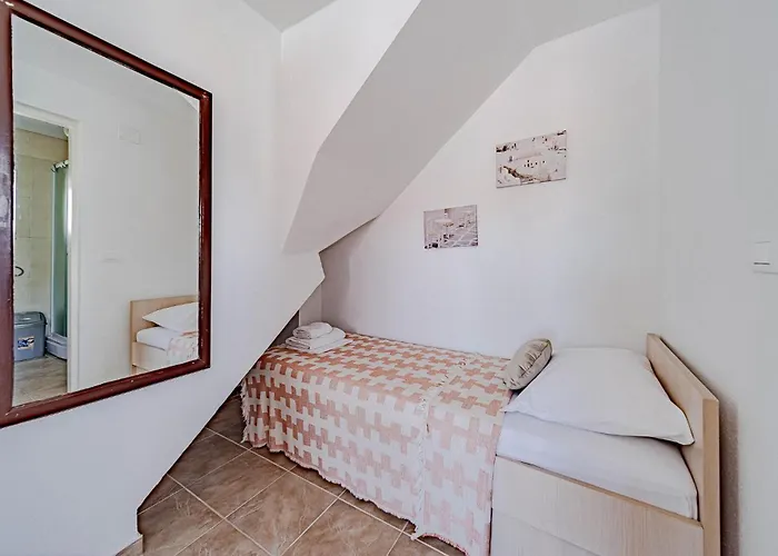 2 Bedroom Gorgeous In *