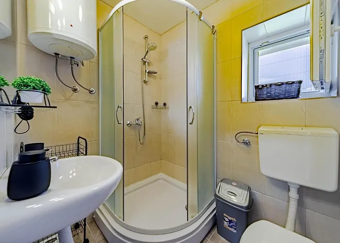 2 Bedroom Gorgeous In