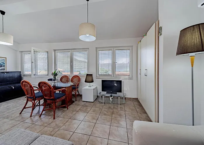 Дом отдыха 2 Bedroom Gorgeous In