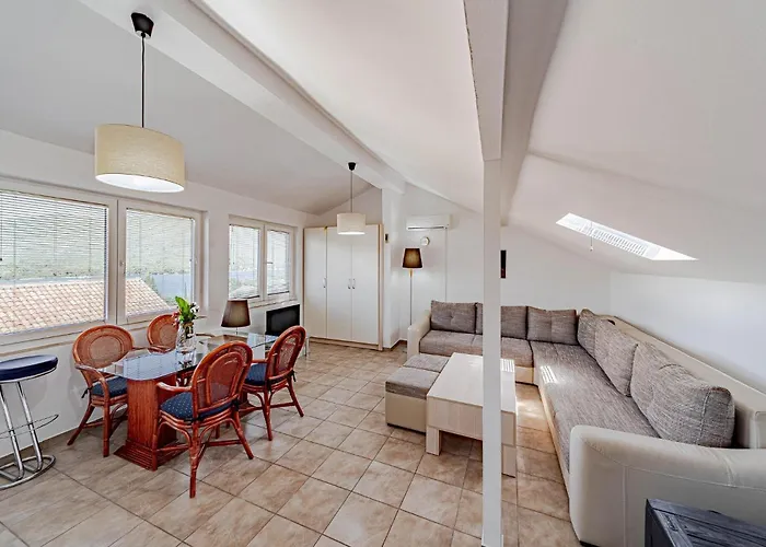 2 Bedroom Gorgeous In * Hodilje