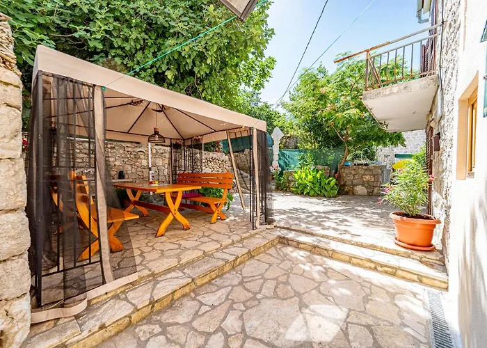 2 Bedroom Gorgeous In