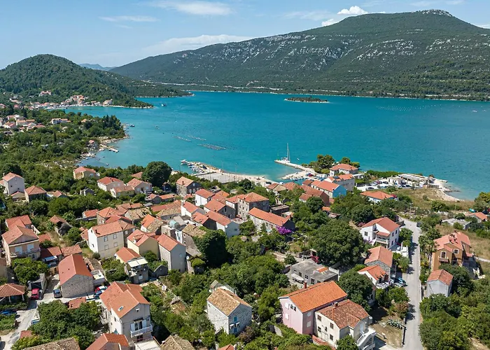 2 Bedroom Gorgeous In Дом отдыха