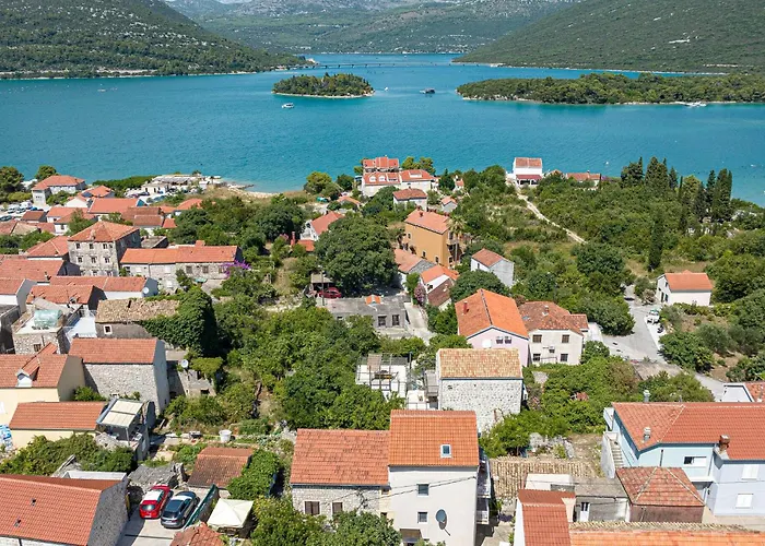 Дом отдыха 2 Bedroom Gorgeous In