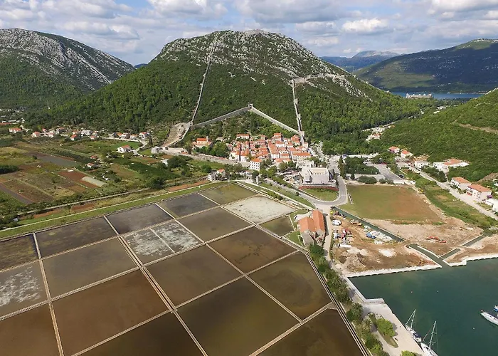 2 Bedroom Gorgeous In Hodilje